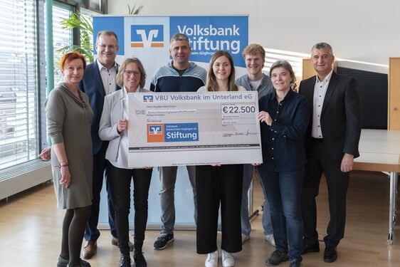 Scheckübergabe am 20.03.25